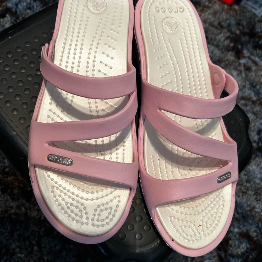 Pink Crocs great condition